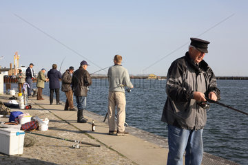 Angler im Hafen von Stralsund