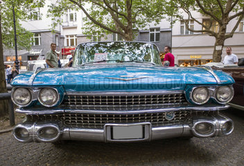 Cadillac Sedan deVille