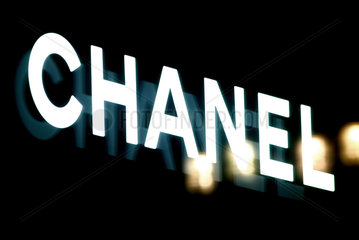 Berlin  Deutschland  Logo von Chanel