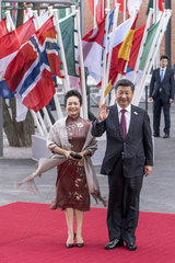 Peng Liyuan + Xi Jinping