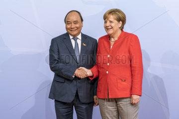 Nguyen Xuan Phuc + Merkel