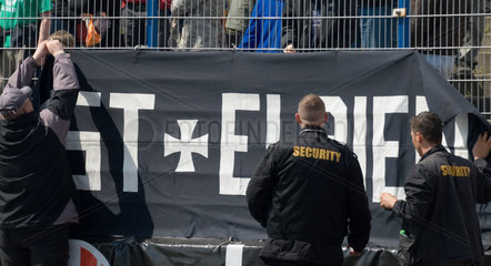 Rechte Parole beim Fussballspiel des FC Magdeburg