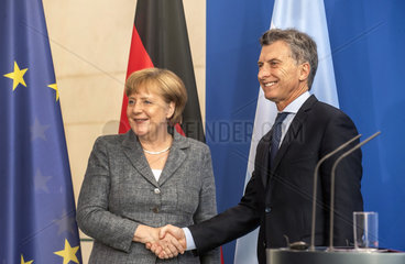 Merkel + Macri