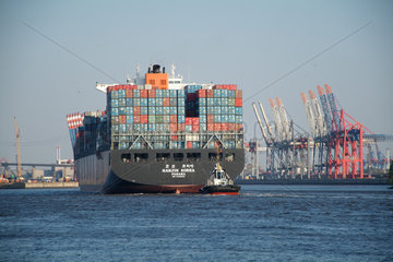 Hamburg  Deutschland  ein Frachtschiff von Hanjin Shipping im Hamburger Hafen