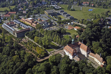Niederwiesa  Deutschland  Luftbild Niederwiesa Lichtenwalde mit dem Barockschloss
