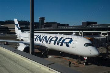 Tokio  Japan  Passagiermaschine der Finnair am Flughafen Narita