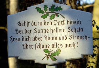 Hainichen  Deutschland  Schild am Park des Gellert-Museums in Hainichen