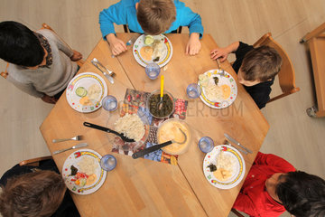 Flensburg  Deutschland  Mittagessen in einer Kindertagesstaette
