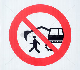 Genua  Italien  Verbotszeichen In der Naehe von Baufahrzeugen laufen verboten