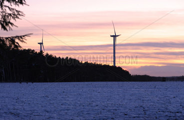 Heidenau  Deutschland  Windkraftraeder