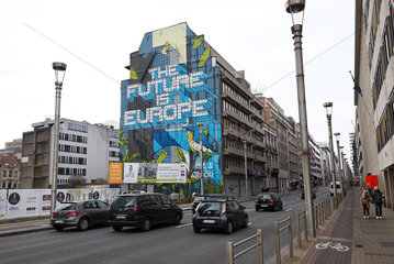 Bruessel  Region Bruessel-Hauptstadt  Belgien - Riesiges Wandbild mit dem Satz The Future is Europe an einer Hauswand.