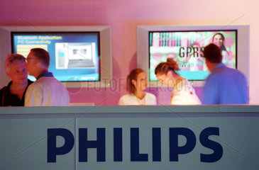 Berlin  Deutschland  Messestand der Firma Philips