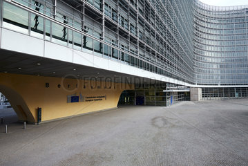 Bruessel  Region Bruessel-Hauptstadt  Belgien - Eingangsbereicht zum Berlaymont-Gebaeude  Sitz der Europaeischen Kommission.