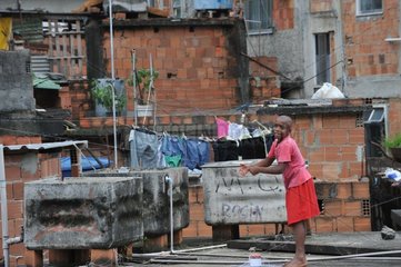 Brasilien: Kinder im Slum von Rio