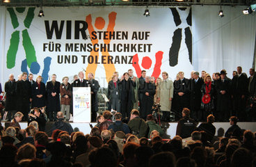 Berlin  Deutschland  Grossdemonstration gegen Rechts