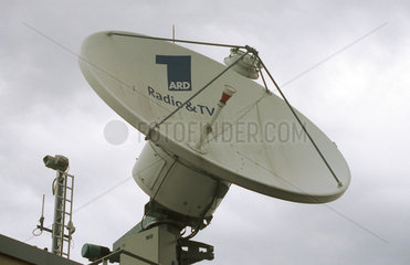 Satellitenschuessel auf ARD-Hauptstadtstudio  Berlin