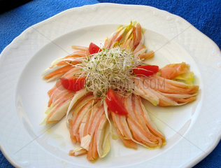 Sardinien  Salat mit Lachs und Chicoree