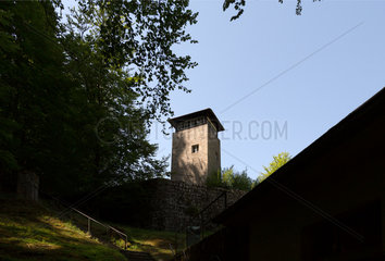 Bayern  Deutschland - KZ-Gedenkstaette Flossenbuerg  Blick vom Krematorium auf einen frueheren Wachturm