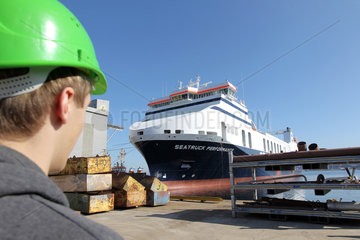 Flensburg  Deutschland  Faehre -Seatruck Performance- fuer die englische Reederei -Seatruck Ferries-