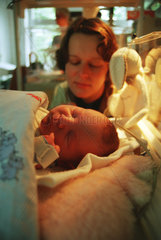 Baby auf der Neugeborenenintensivstation  Berlin
