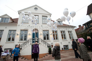 Itzehoe  Deutschland  offizielle Eroeffnung von -himmel + erde- in der Kirchenstrasse
