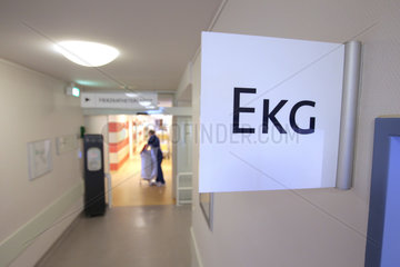 Flensburg  Deutschland  Schild EKG in einem Krankenhaus