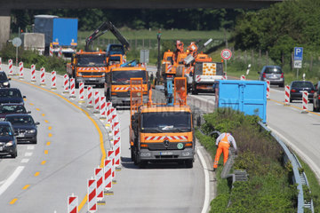 Daetgen  Deutschland  Bauarbeiten an den Leitplanken an der A7