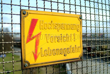 Hamburg  Warnschild -Hochspannung-