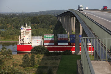 Rade  Deutschland  Schiff auf dem Nord-Ostsee-Kanal