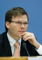 Berlin  Carsten Schneider zum Thema Bundeshaushalt 2008 und Nachtragshaushalt 2007