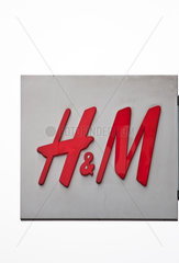 Berlin  Deutschland  Schriftzug H&M