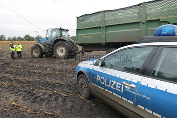 Grossenwiehe  Deutschland  Polizei kontrolliert Erntefahrzeuge
