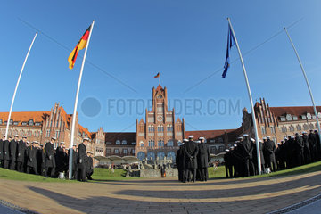 Flensburg  Deutschland  Zapfenstreich an der Marineschule Muerwik anlaesslich eines Kommandowechsels