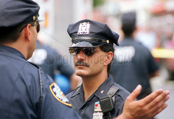 New York  USA  Polizisten in Manhattan