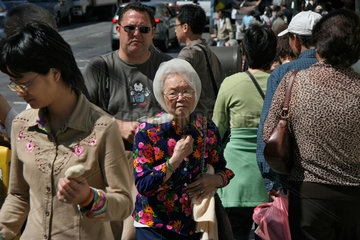 San Francisco  USA  Passanten in China Town