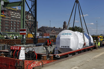 Schwertransport Siemens Gasturbine