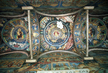 Beschaedigte Fresken einer Kirche im Kloster in Horezu (Manastirea Horezu)  Rumaenien