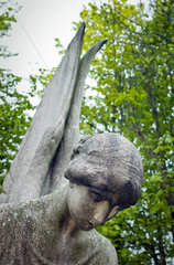 Berlin  Deutschland  Marmorengel auf dem alten Domfriedhof der St. Hedwigsgemeinde