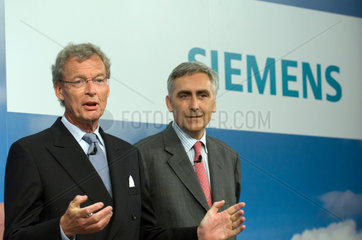 Berlin  Gerhard Cromme und Peter Loescher auf dem Presse-Empfang von Siemens