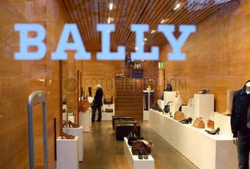 Berlin  Blick in ein Geschaeft des Labels BALLY