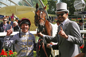 Royal Ascot  The Wow Signal with Frankie Dettori and Sheikh Joaan bin Hamad bin Khalifa Al-Thani after winning the Coventry Stakes