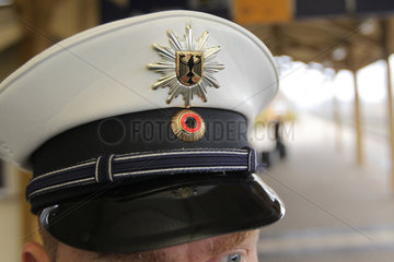 Flensburg  Deutschland  Polizeistern der Bundespolizei als Muetzenemblem