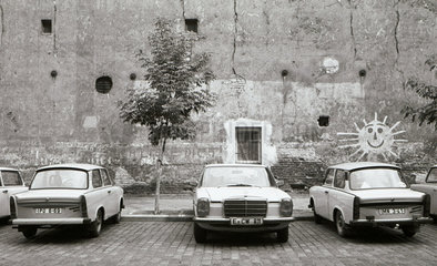 Parkende Autos  Ost-Berlin 1984