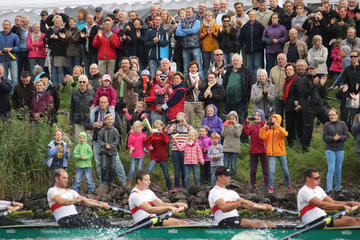 Schuelp  Deutschland  das Ruderrennen E.ON Hanse Cup auf dem Nord-Ostsee-Kanal