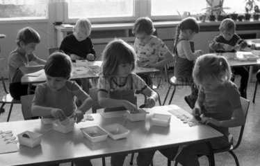 Berlin  DDR  Kinder in einer Vorschule
