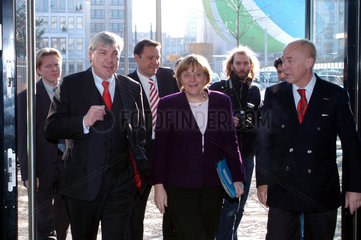 DBG-Chef Michael Sommer und Angela Merkel  Berlin