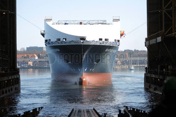 Flensburg  Deutschland  Faehre -Seatruck Precision- fuer die englische Reederei -Seatruck Ferries- wird zu Wasser gelassen
