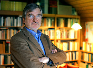 Prof. Dr. Werner Abelshauser  Wirtschaftshistoriker  Universitaet Bielefeld