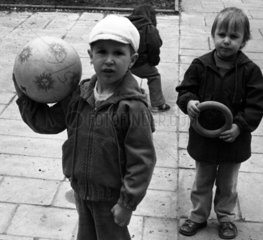 Berlin  DDR  Jungen in einer Kindertagesstaette