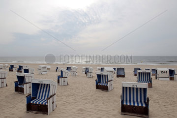 Westerland  Deutschland  Strandkoerbe am Strand von Westerland auf Sylt